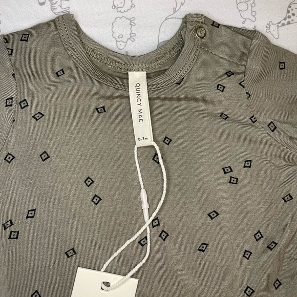 Quincy Mae short sleeve bodysuit - Picture 3 of 4